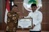 OPD Pemprov Kinerja Terbaik Terima Penghargaan PJ Gubernur Bahtiar.