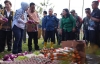 Pj Sofha Marwah Lihat Langsung Warga Nosu Berbelanja di Pasar Murah