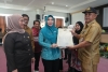 Atasi Stunting dan Kendalikan Inflasi di Mateng, Pemprov Bersama PKK Sulbar Salurkan Bantuan Ibu Hamil dan Balita