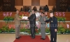 SEKPROV MENYERAHKAN RANPERDA PERTANGGUNGJAWABAN PELAKSANAAN APBD TAHUN ANGGARAN 2017
