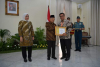 Pemprov Sulbar Terima Penghargaan Paramakarya 2019 Di Istana Wapres RI